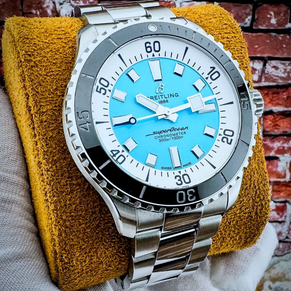 Breitling Superocean Turquoise Dial - 44mm – A17376 – FULL SET – MSRP $5450 - Picture 4 of 16